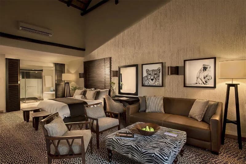 Bakubung Bush Lodge deluxe king room