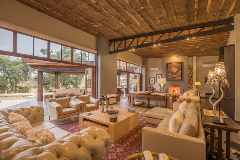 Becks Safari Lodge lounge area