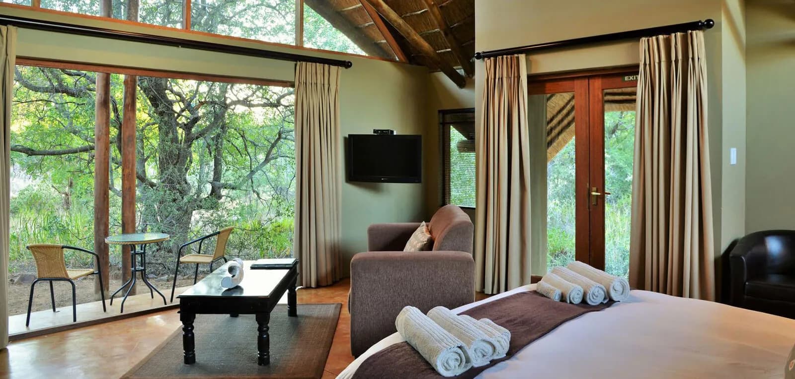 Black Rhino Game Lodge banner