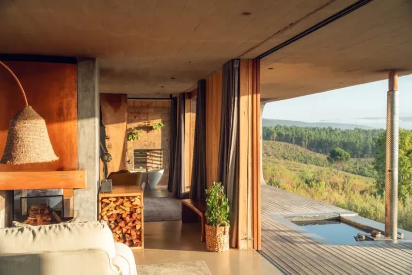Wood-fired hot tub at KolKol Mountain Lodge
