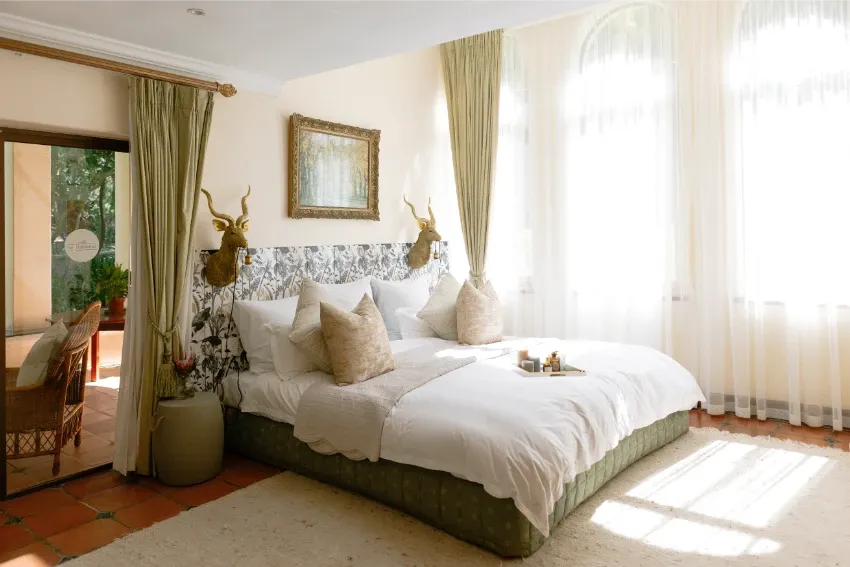 La Roche Estate bedroom suite