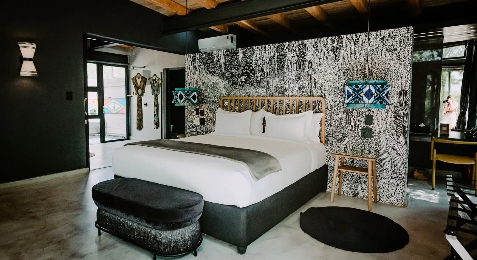 Mbazo Safaris Lodge luxury suite bedroom