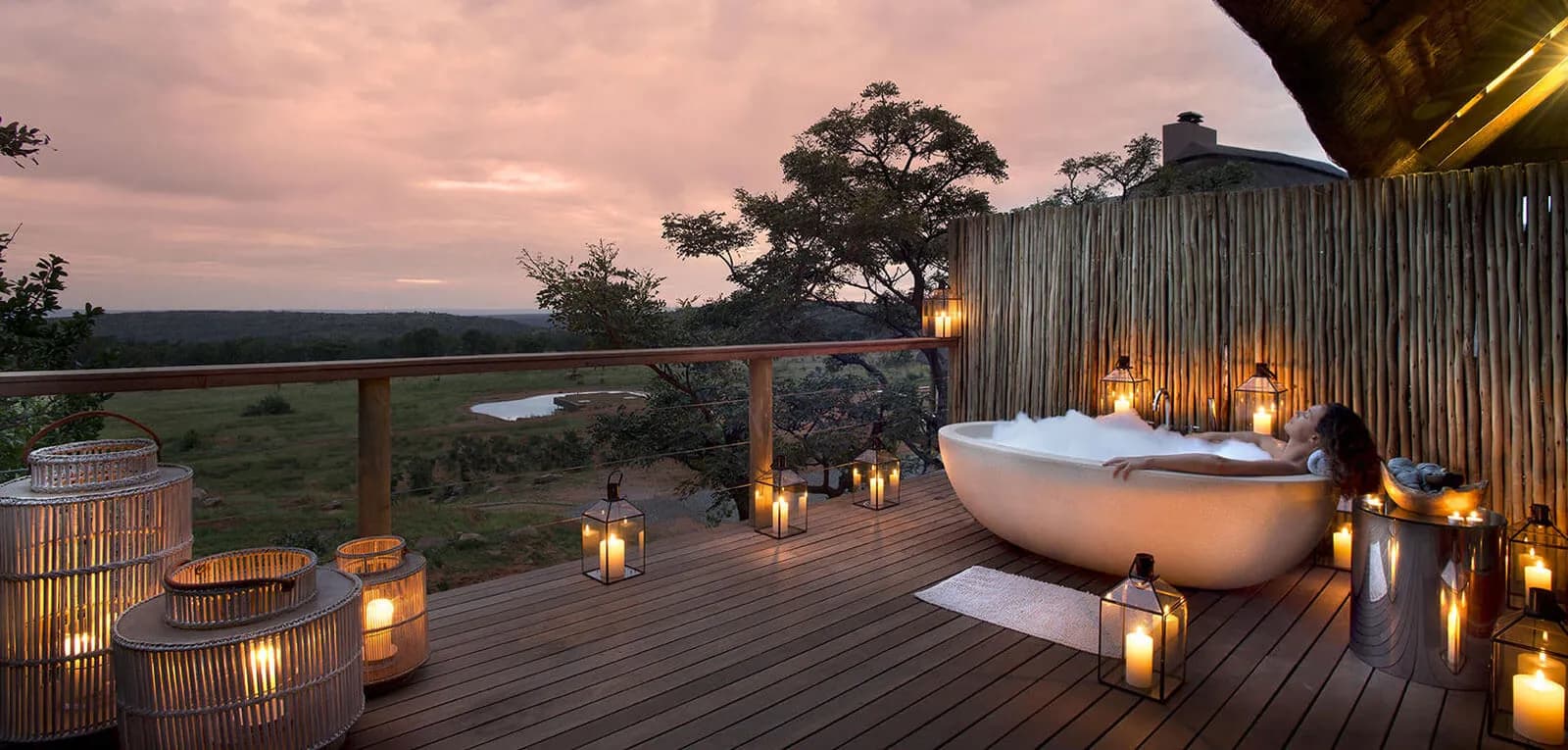 Mhondoro Safari Lodge spa suite