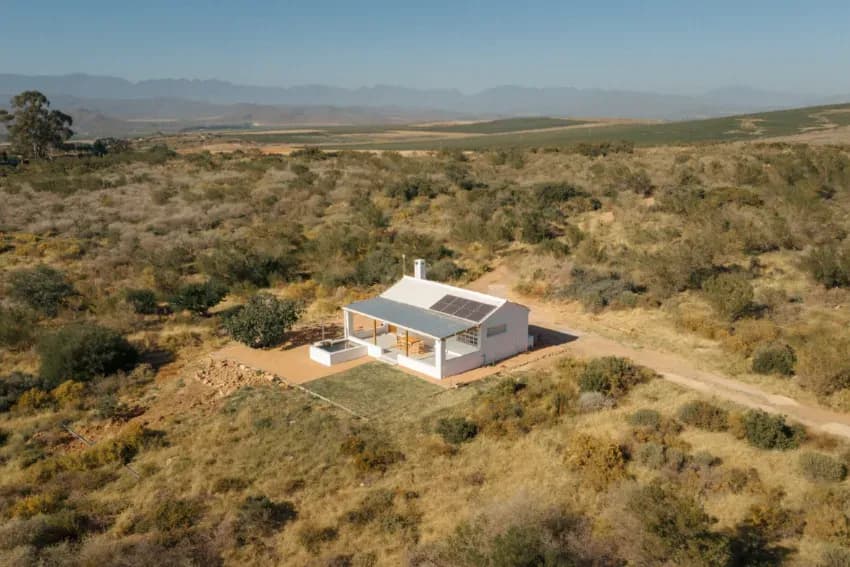 Private hot tub at Middelpunt Branch with mountain views