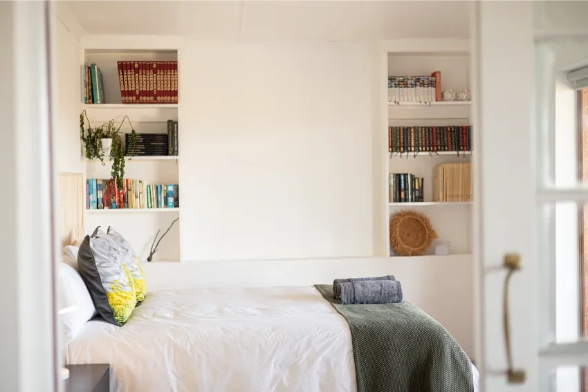 Cottage bedroom at Middelpunt Branch