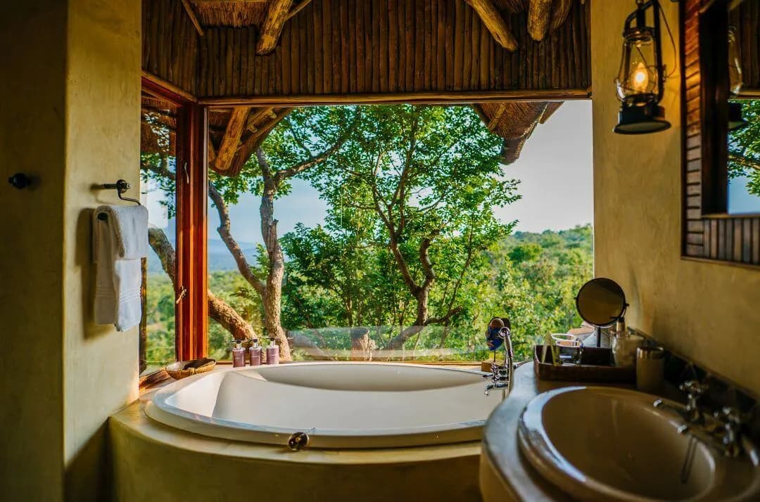 Nedile Lodge suite bathroom