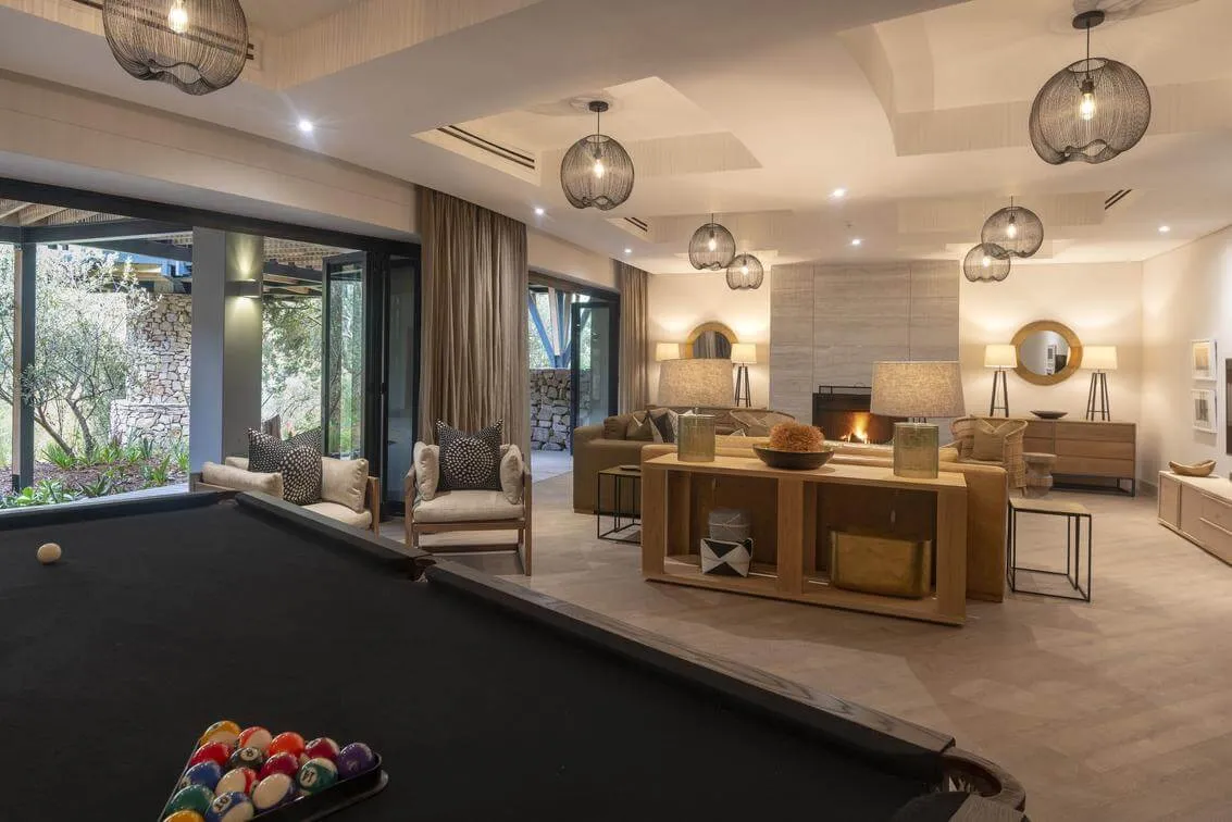 Shamwari Eagles Crag lounge