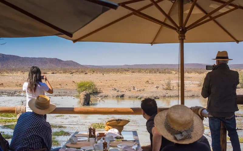 Breakfast service at Tau Game Lodge
