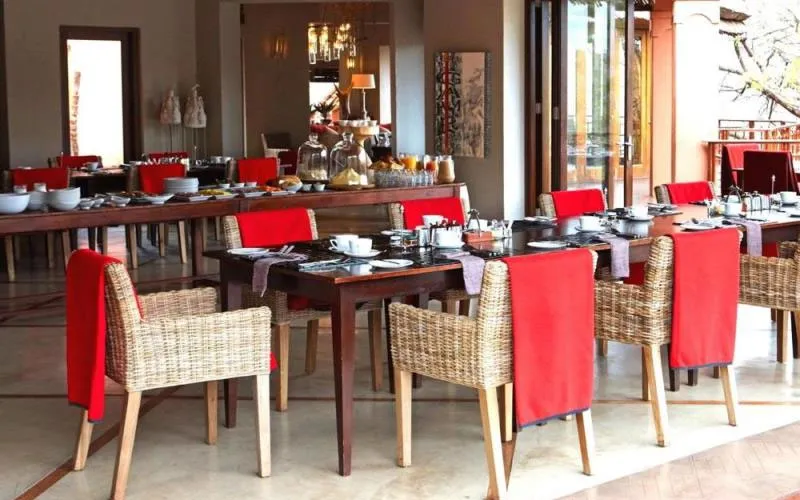 Thanda Tented Camp breakfast service
